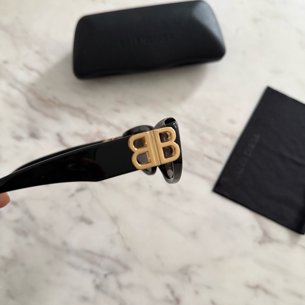 Authentic Balenciaga Black Dynasty D-Frame Sunglasses BB0095S - Picture 4 of 12